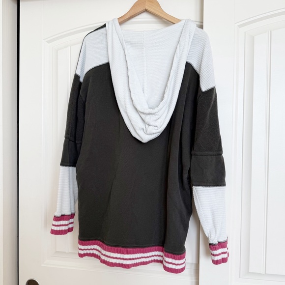 Free People Naomi Sweatshirt in Black - Picture 4 of 10